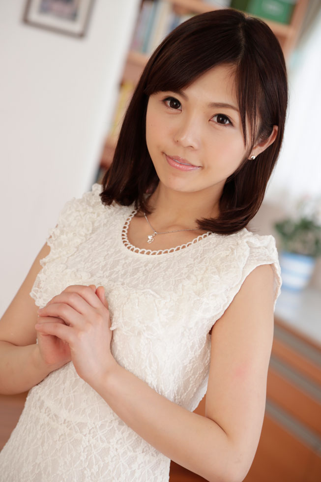 Debut Vol.43: An Innocent Shaved Girl