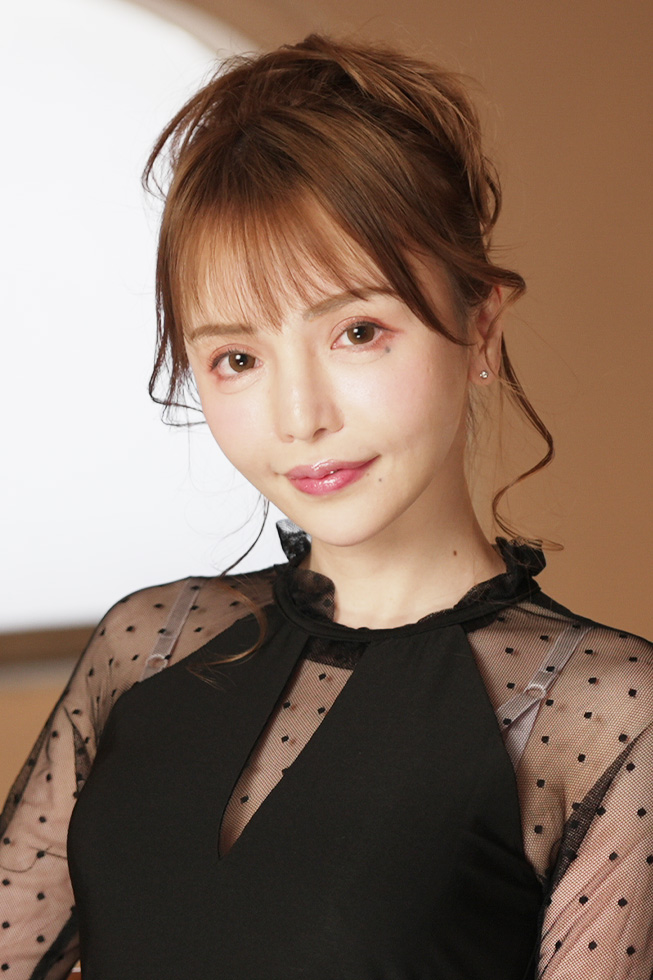 Welcome To Luxury Spa: Reona Hironaka