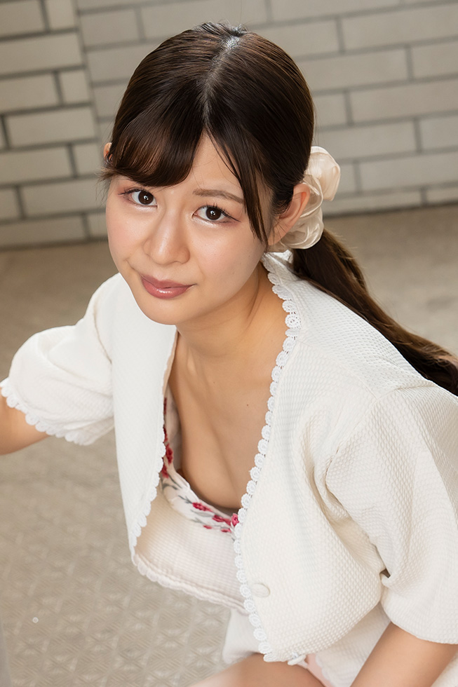 Braless Neighbor In The Morning: Yuki Mizuki