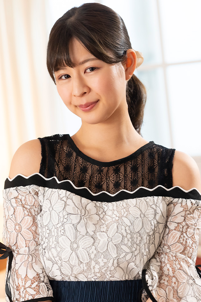Seducing by Flashing Pussy: Yuki Mizuki