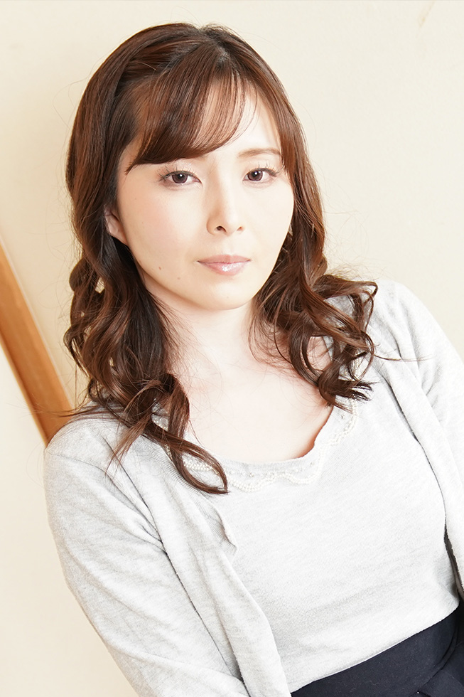 Star-crossed Housewife Gets Fucked To Pay Off Husband's Ddebts - Yuri Shiraishi